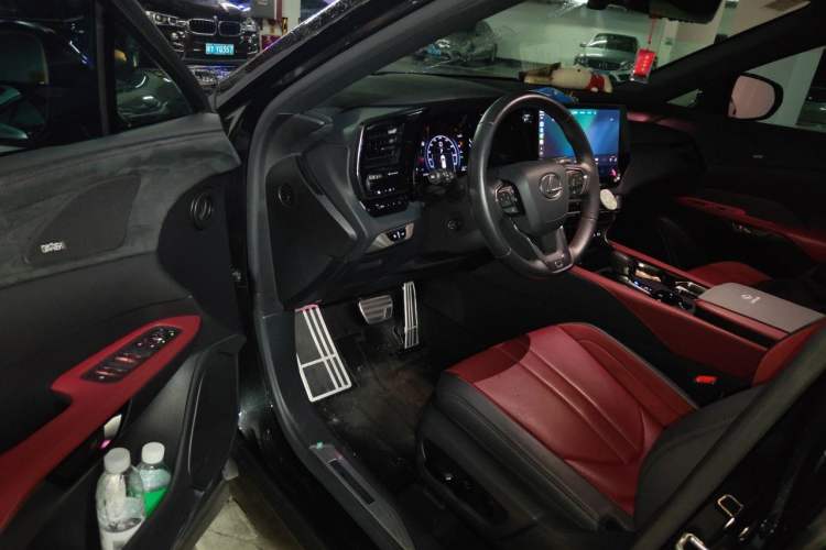 Used Lexus RX 2023 500h Four-Wheel Drive F SPORT Performance Driver Seat