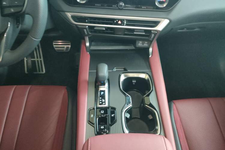 Used Lexus RX 2023 500h Four-Wheel Drive F SPORT Performance Gear Lever