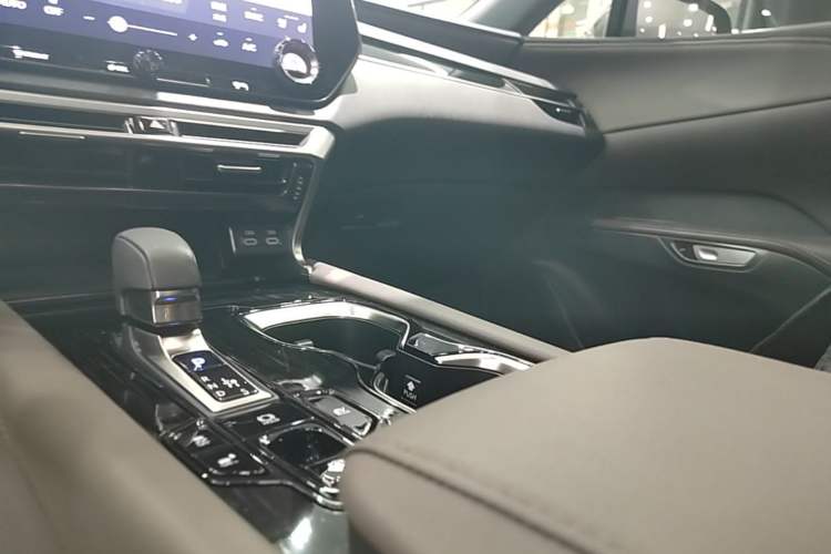 Used Lexus RX 2023 350h Four-Wheel Drive Enjoyment Version Gear Lever