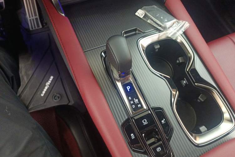 Used Lexus RX 2023 500h Four-Wheel Drive F SPORT Performance Gear Lever