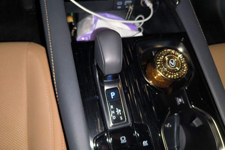 Used Lexus RX 2023 350h Two-Wheel Drive Enjoyment Version Gear Lever