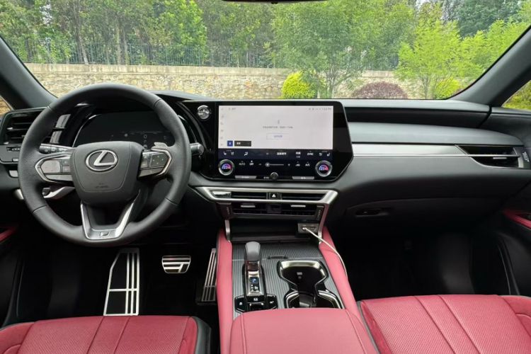 Used Lexus RX 2023 500h Four-Wheel Drive F SPORT Performance Interior 2