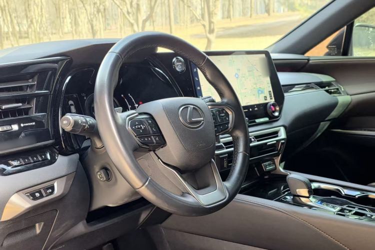 Used Lexus RX 2023 350h Two-Wheel Drive Comfort Edition Interior 3