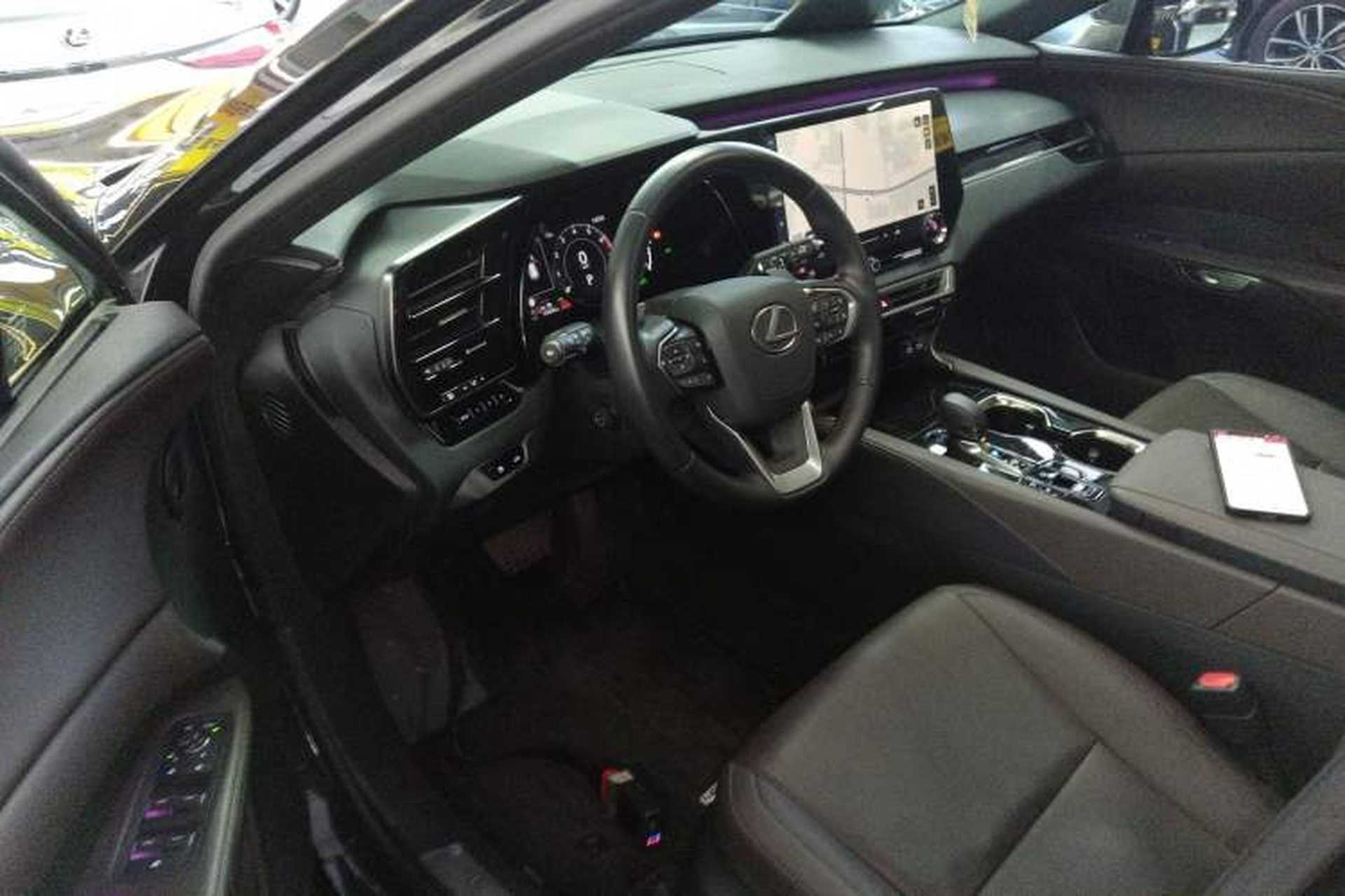 Used Lexus RX 2023 350h Four-Wheel Drive Enjoyment Version Interior 3