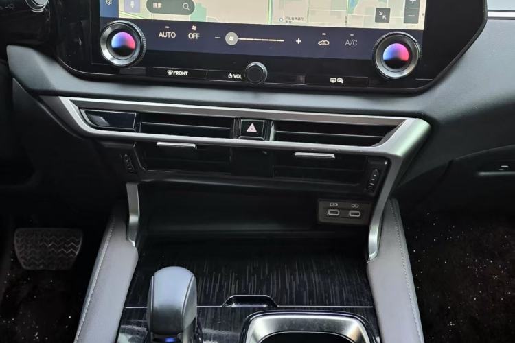 Used Lexus RX 2023 350h Two-Wheel Drive Comfort Edition Interior 4