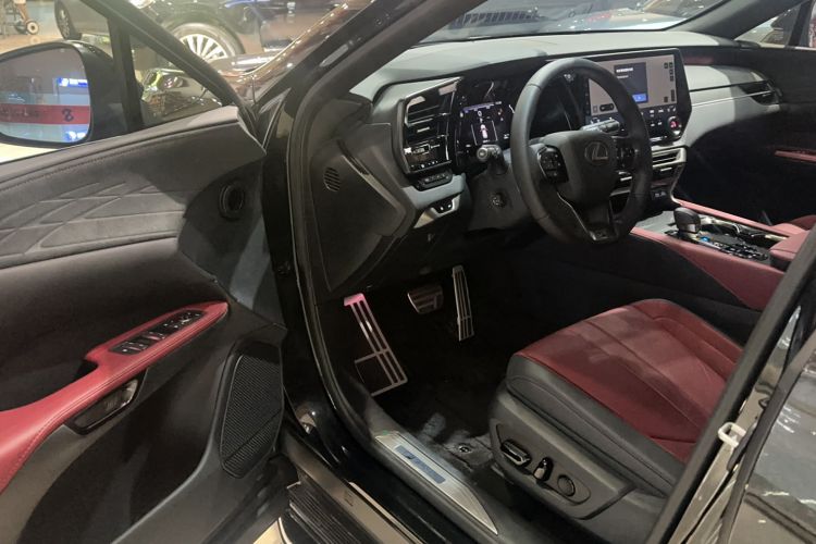 Used Lexus RX 2023 500h Four-Wheel Drive F SPORT Performance Interior 5