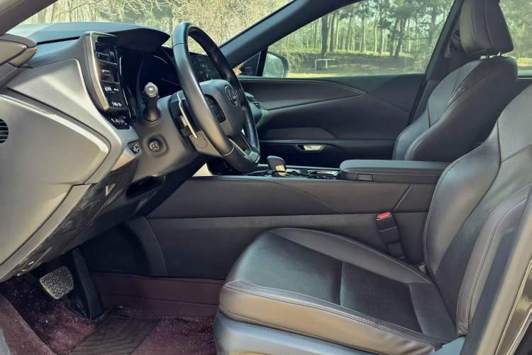 Used Lexus RX 2023 350h Two-Wheel Drive Comfort Edition Interior 6