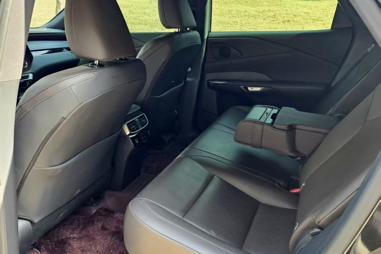 Used Lexus RX 2023 350h Two-Wheel Drive Comfort Edition Interior 7