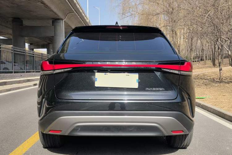 Used Lexus RX 2023 350h Two-Wheel Drive Comfort Edition Interior 8