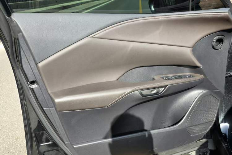 Used Lexus RX 2023 350h Two-Wheel Drive Comfort Edition Interior 9