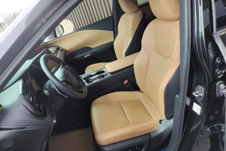 Used Lexus RX 2023 350h Two-Wheel Drive Enjoyment Version Left Front Seat