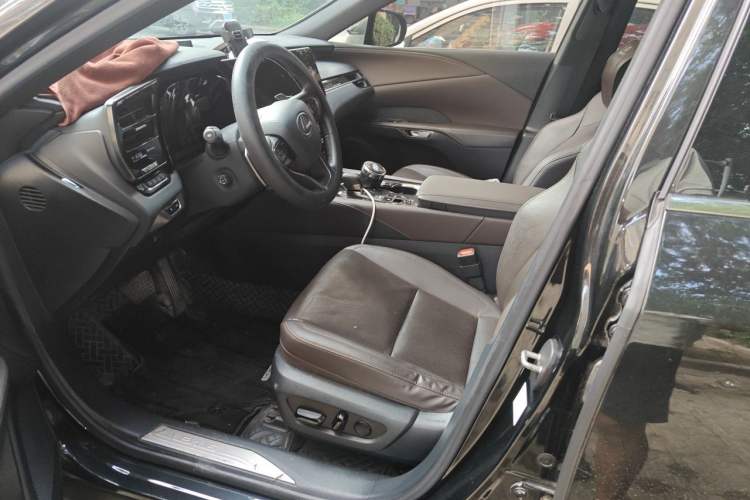 Used Lexus RX 2023 350h Four-Wheel Drive Enjoyment Version Left Front Seat
