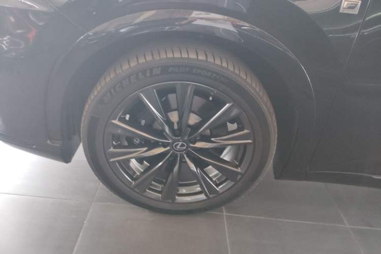 Used Lexus RX 2023 500h Four-Wheel Drive F SPORT Performance Left Front Wheel Hub