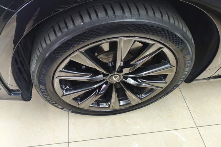 Used Lexus RX 2023 500h Four-Wheel Drive F SPORT Performance Left Front Wheel Hub