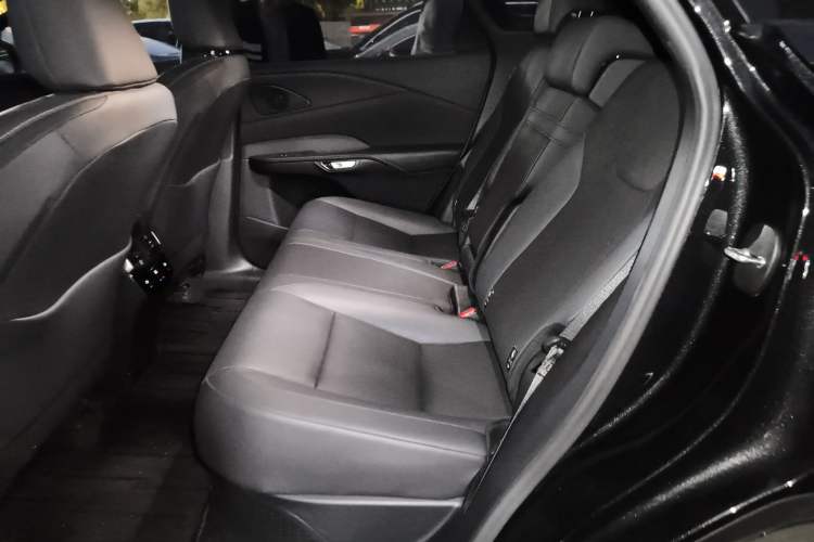 Used Lexus RX 2023 350h Two-Wheel Drive Enjoyment Version Left Rear Seat