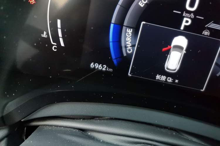 Used Lexus RX 2023 500h Four-Wheel Drive F SPORT Performance Odometer Close Up