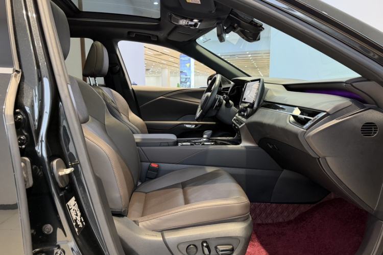 Used Lexus RX 2023 350h Four-Wheel Drive Enjoyment Version Right Front Seat