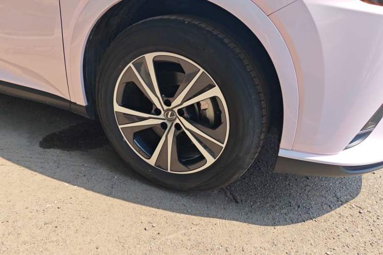 Used Lexus RX 2023 350h Two-Wheel Drive Comfort Edition Right Front Wheel Hub