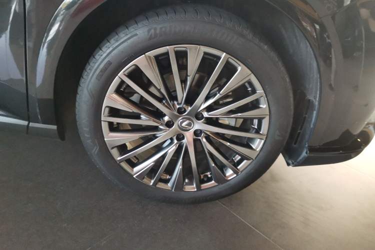 Used Lexus RX 2023 350h Four-Wheel Drive Enjoyment Version Right Front Wheel Hub