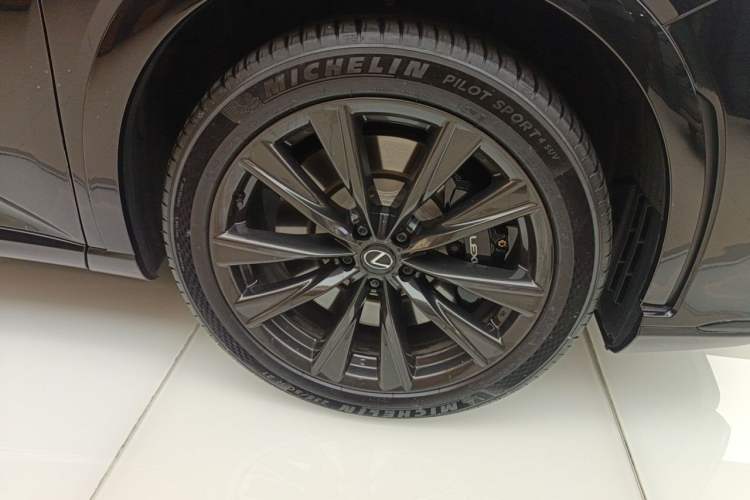 Used Lexus RX 2023 500h Four-Wheel Drive F SPORT Performance Right Front Wheel Hub