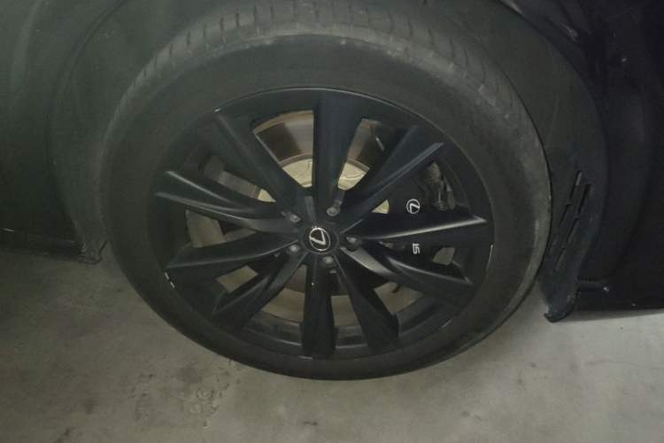 Used Lexus RX 2023 500h Four-Wheel Drive F SPORT Performance Right Front Wheel Hub