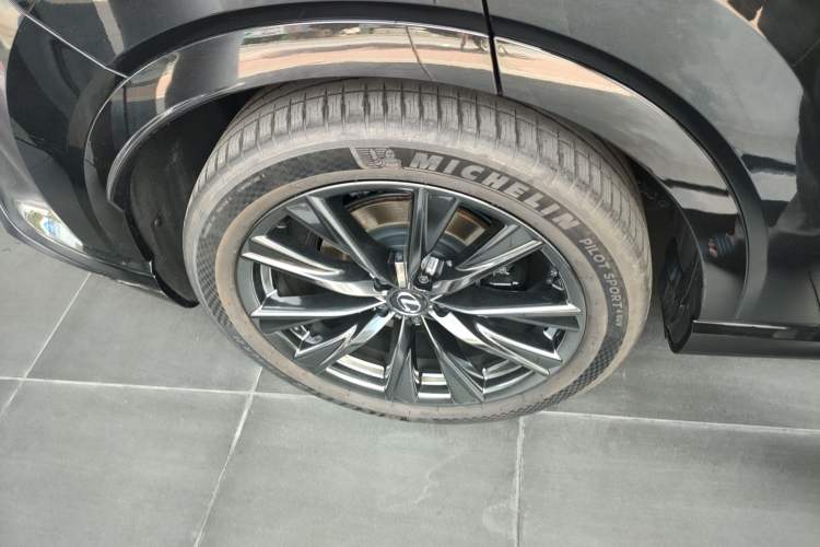 Used Lexus RX 2023 500h Four-Wheel Drive F SPORT Performance Right Rear Wheel Hub