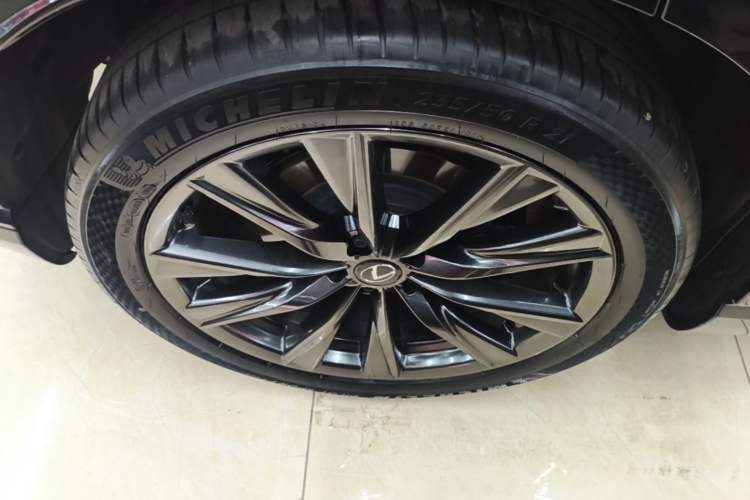 Used Lexus RX 2023 500h Four-Wheel Drive F SPORT Performance Right Rear Wheel Hub