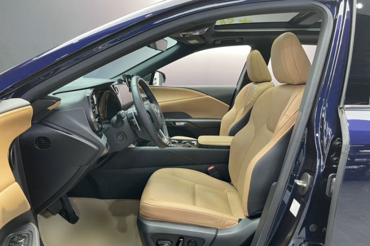 Used Lexus RX 2023 350h Two-Wheel Drive Comfort Edition Interior 5