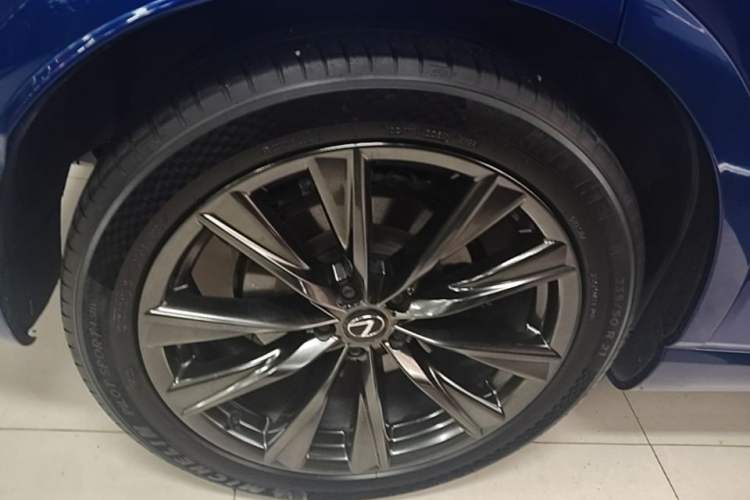 Used Lexus RX 2023 500h Four-Wheel Drive F SPORT Performance Right Rear Wheel Hub
