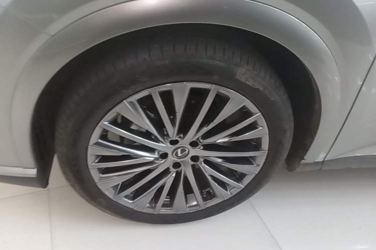 Used Lexus RX 2023 350h Four-Wheel Drive Enjoyment Version Left Front Wheel Hub
