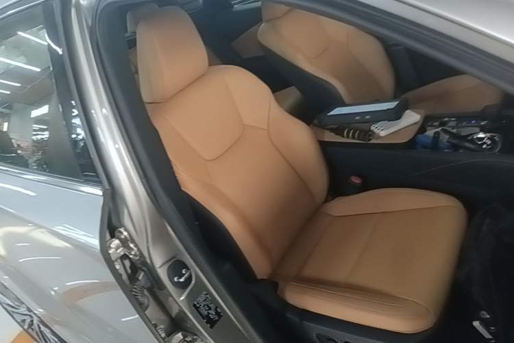 Used Lexus RX 2023 350h Four-Wheel Drive Enjoyment Version Right Front Seat
