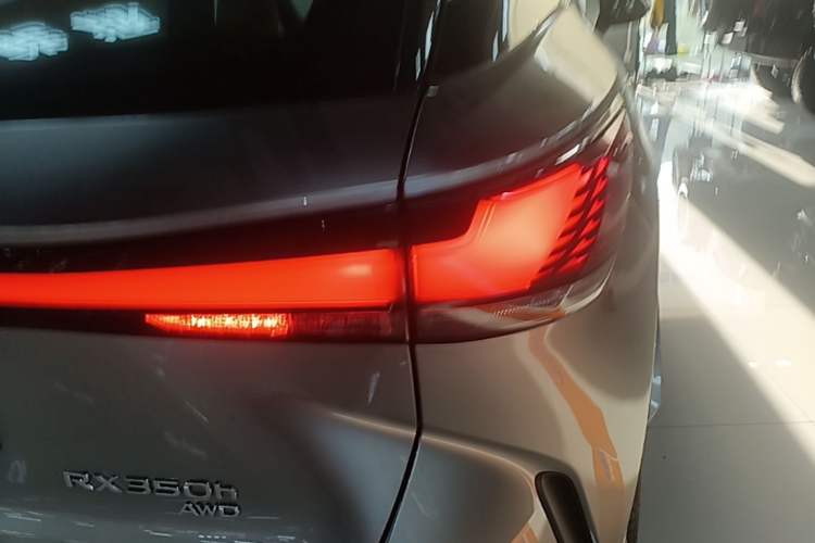 Used Lexus RX 2023 350h Four-Wheel Drive Enjoyment Version Right Rear Taillight