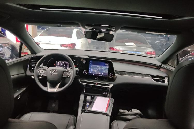 Used Lexus RX 2023 350h Two-Wheel Drive Enjoyment Version Center Console