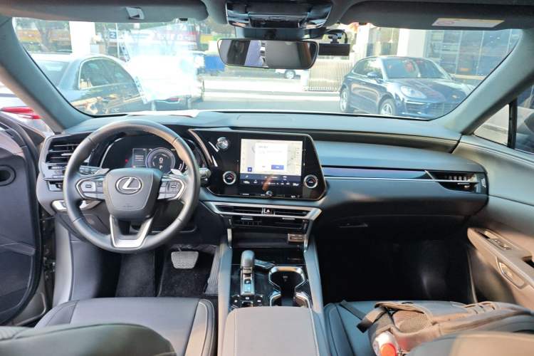 Used Lexus RX 2023 350h Two-Wheel Drive Enjoyment Version Center Console