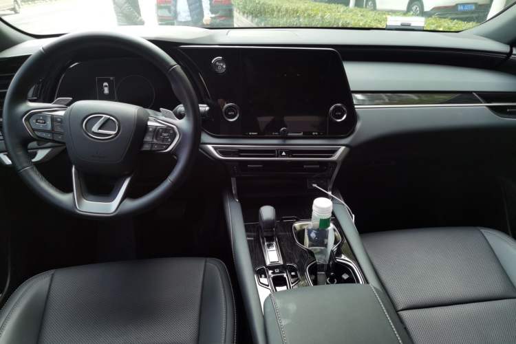 Used Lexus RX 2023 350h Two-Wheel Drive Enjoyment Version Center Console