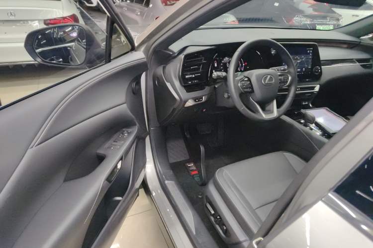 Used Lexus RX 2023 350h Two-Wheel Drive Enjoyment Version Driver Seat