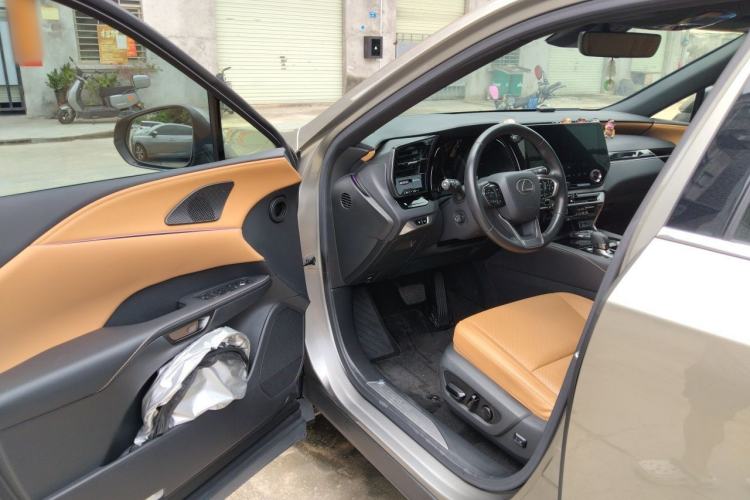Used Lexus RX 2023 350h Two-Wheel Drive Enjoyment Version Driver Seat