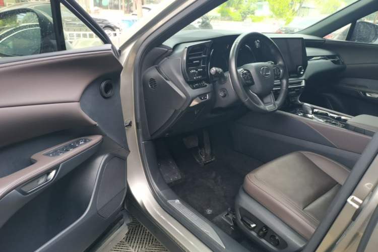 Used Lexus RX 2023 350h Two-Wheel Drive Comfort Edition Driver Seat