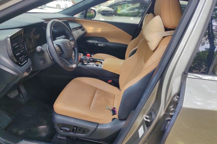 Used Lexus RX 2023 350h Two-Wheel Drive Enjoyment Version Driver Seat