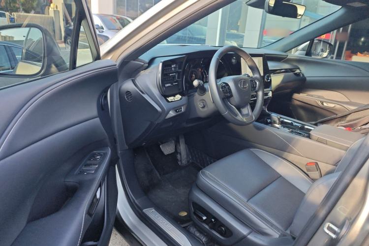 Used Lexus RX 2023 350h Two-Wheel Drive Enjoyment Version Driver Seat