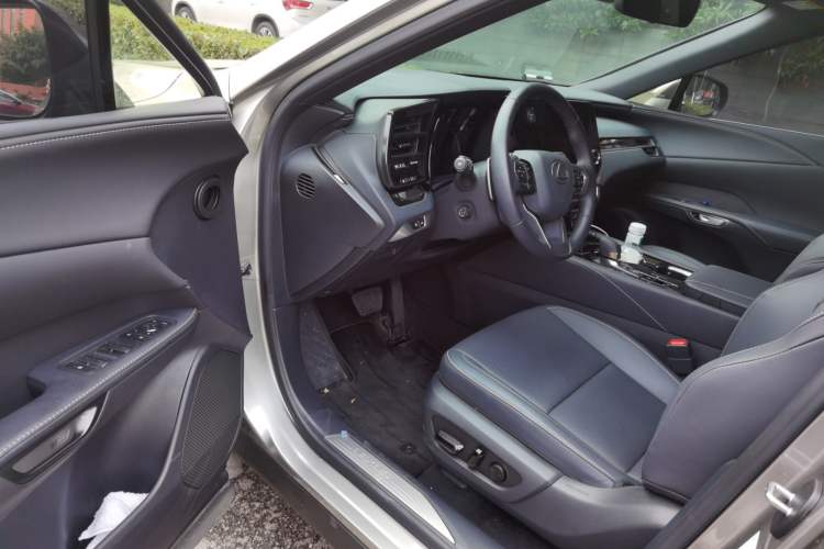 Used Lexus RX 2023 350h Two-Wheel Drive Enjoyment Version Driver Seat