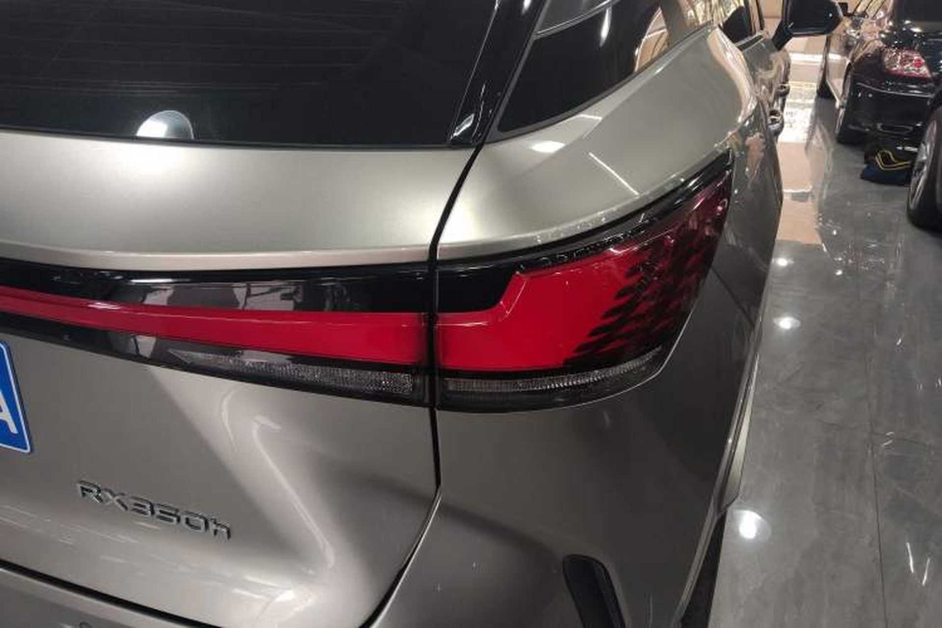 Used Lexus RX 2023 350h Two-Wheel Drive Enjoyment Version Exterior 3