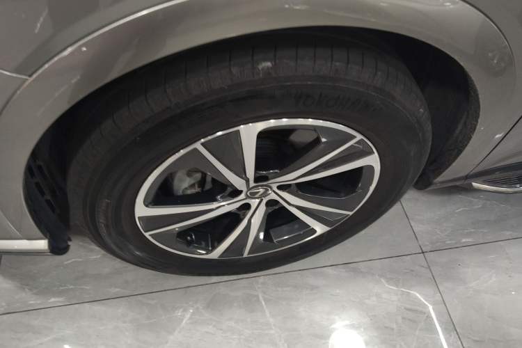 Used Lexus RX 2023 350h Two-Wheel Drive Enjoyment Version Exterior 4