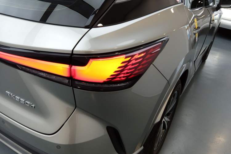 Used Lexus RX 2023 350h Two-Wheel Drive Comfort Edition Exterior 6