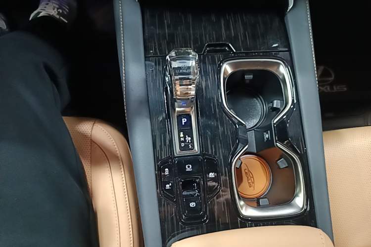 Used Lexus RX 2023 350h Four-Wheel Drive Enjoyment Version Gear Lever