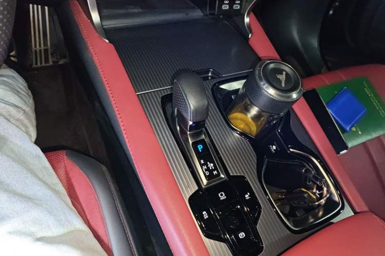Used Lexus RX 2023 500h Four-Wheel Drive F SPORT Performance Gear Lever