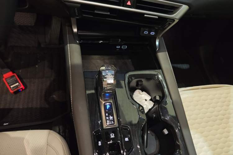 Used Lexus RX 2023 350h Two-Wheel Drive Comfort Edition Gear Lever