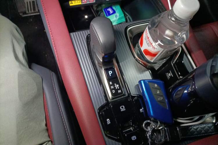 Used Lexus RX 2023 500h Four-Wheel Drive F SPORT Performance Gear Lever