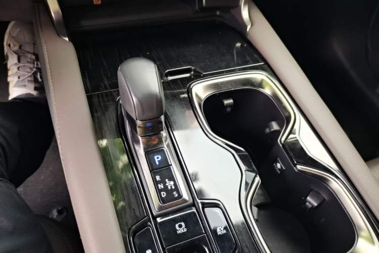 Used Lexus RX 2023 350h Two-Wheel Drive Comfort Edition Gear Lever