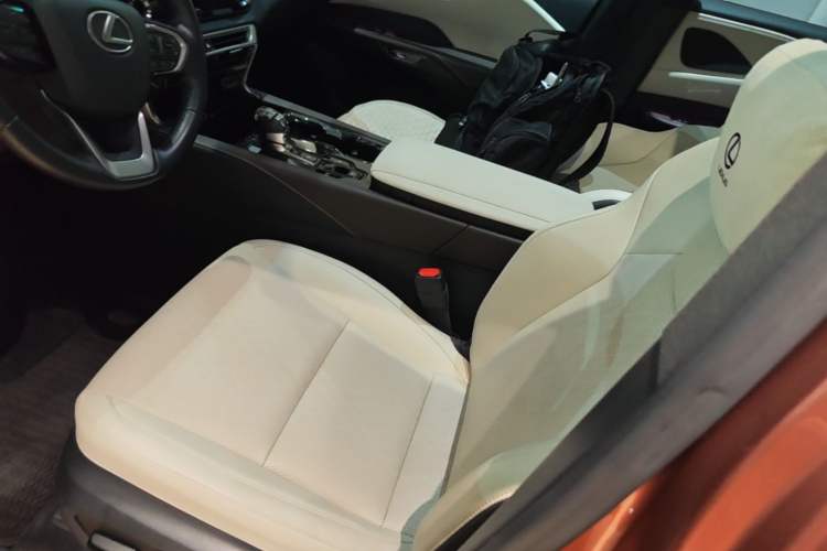 Used Lexus RX 2023 350h Two-Wheel Drive Comfort Edition Left Front Seat